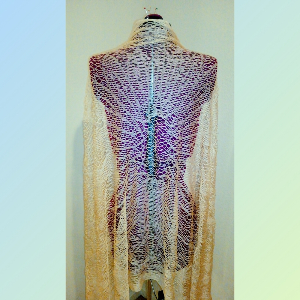 Daisy (or sunflower) lace wrap